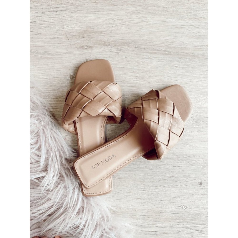 NWT Woven Single Band Camel Slides Sandals Size 10